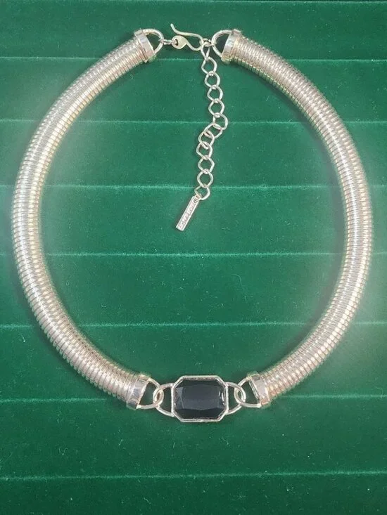 Vintage Saks Fifth Avenue Gold Tone Collar Necklace Black Stone Center 80s - Picture 7 of 9